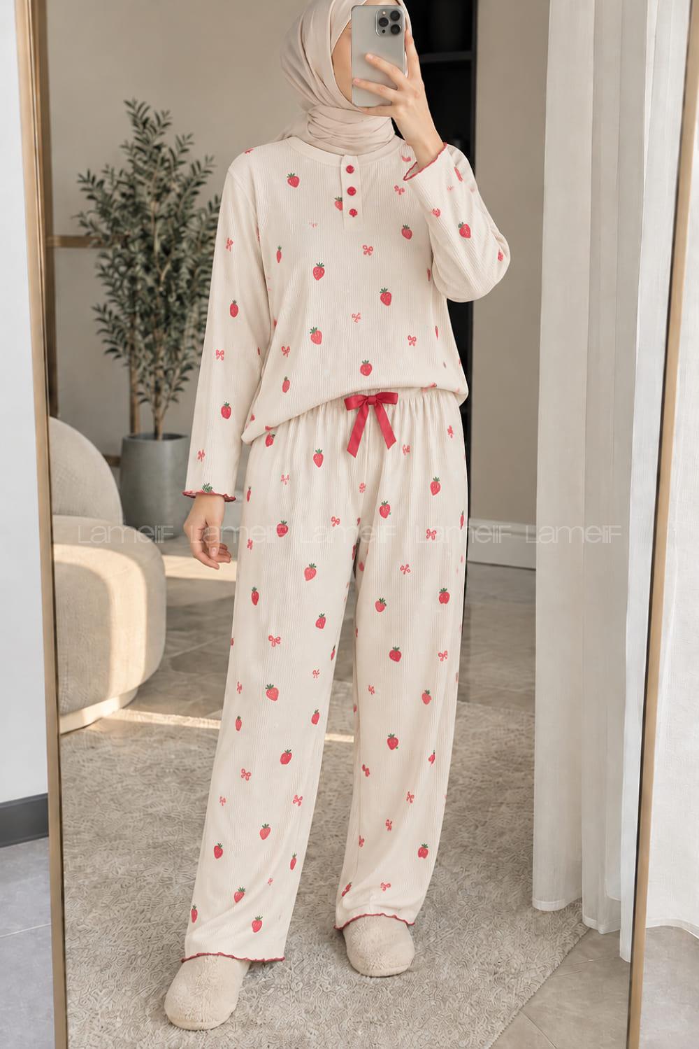 Lamelif Çilek Desenli Düğmeli Fitilli Pijama Takımı