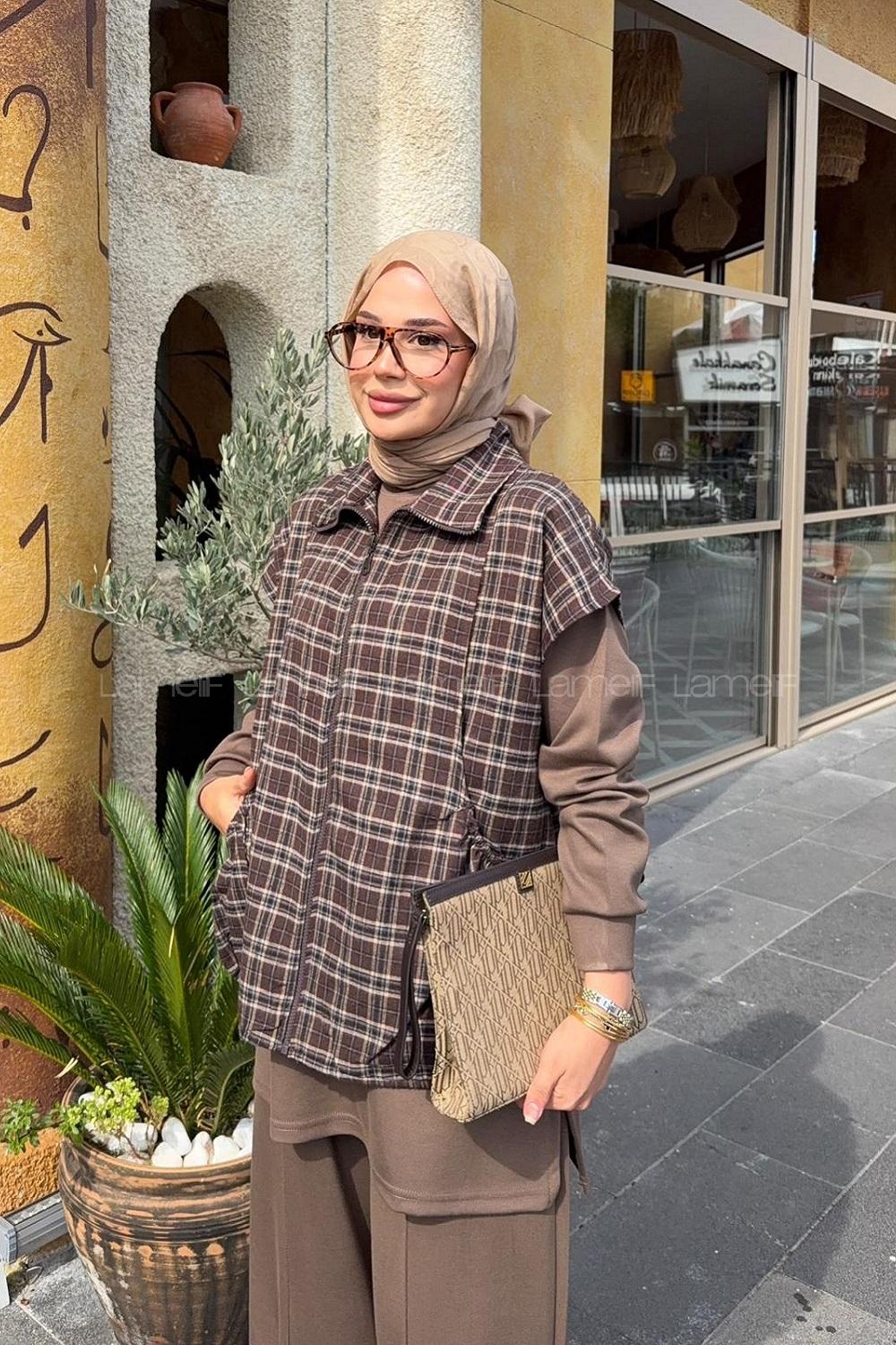 Lamelif Ekose Yelek Detaylı Üçlü Takım Kahverengi
