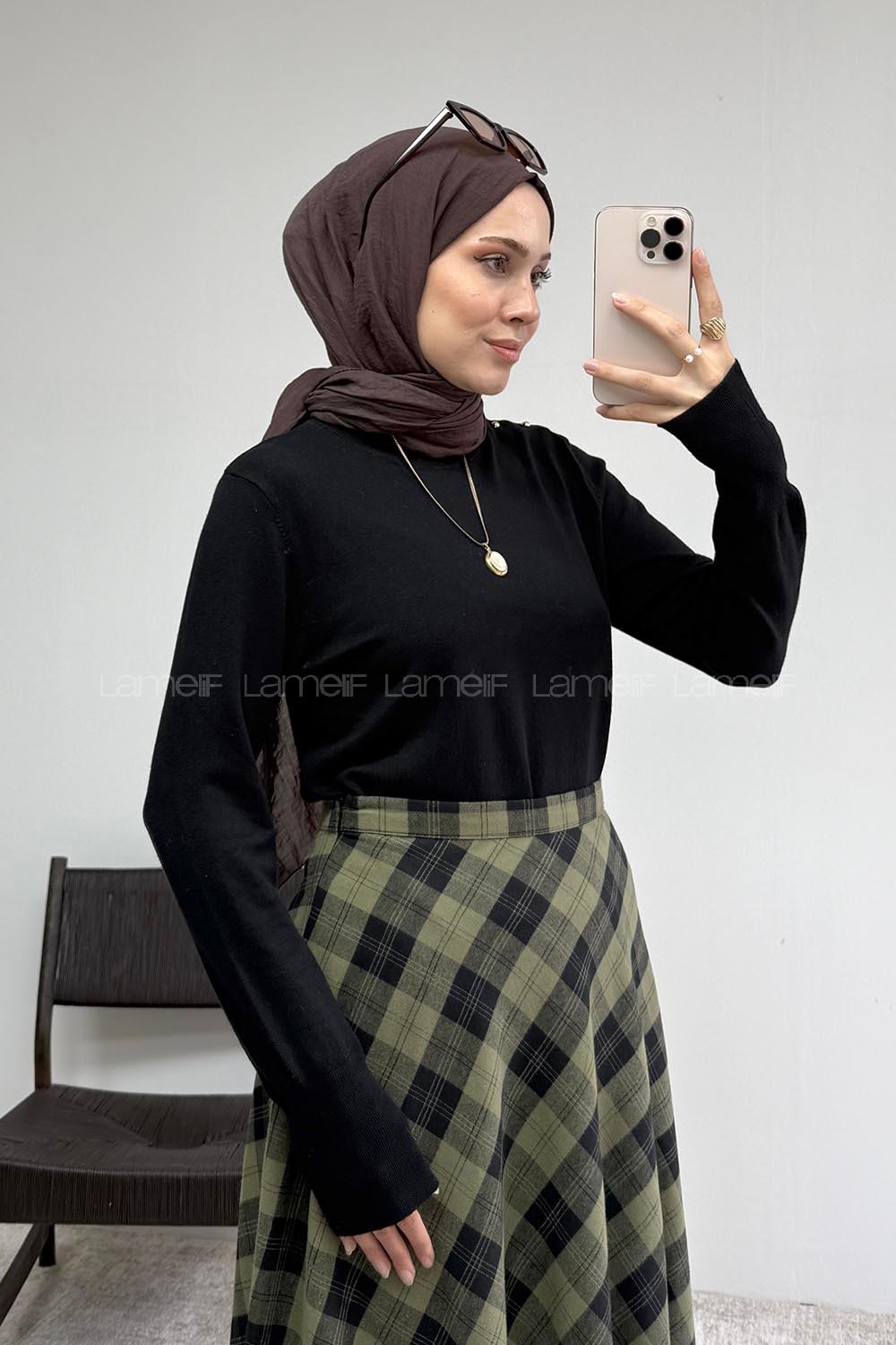 Lamelif Dik Yaka Çıtçıtlı Triko Kazak Siyah