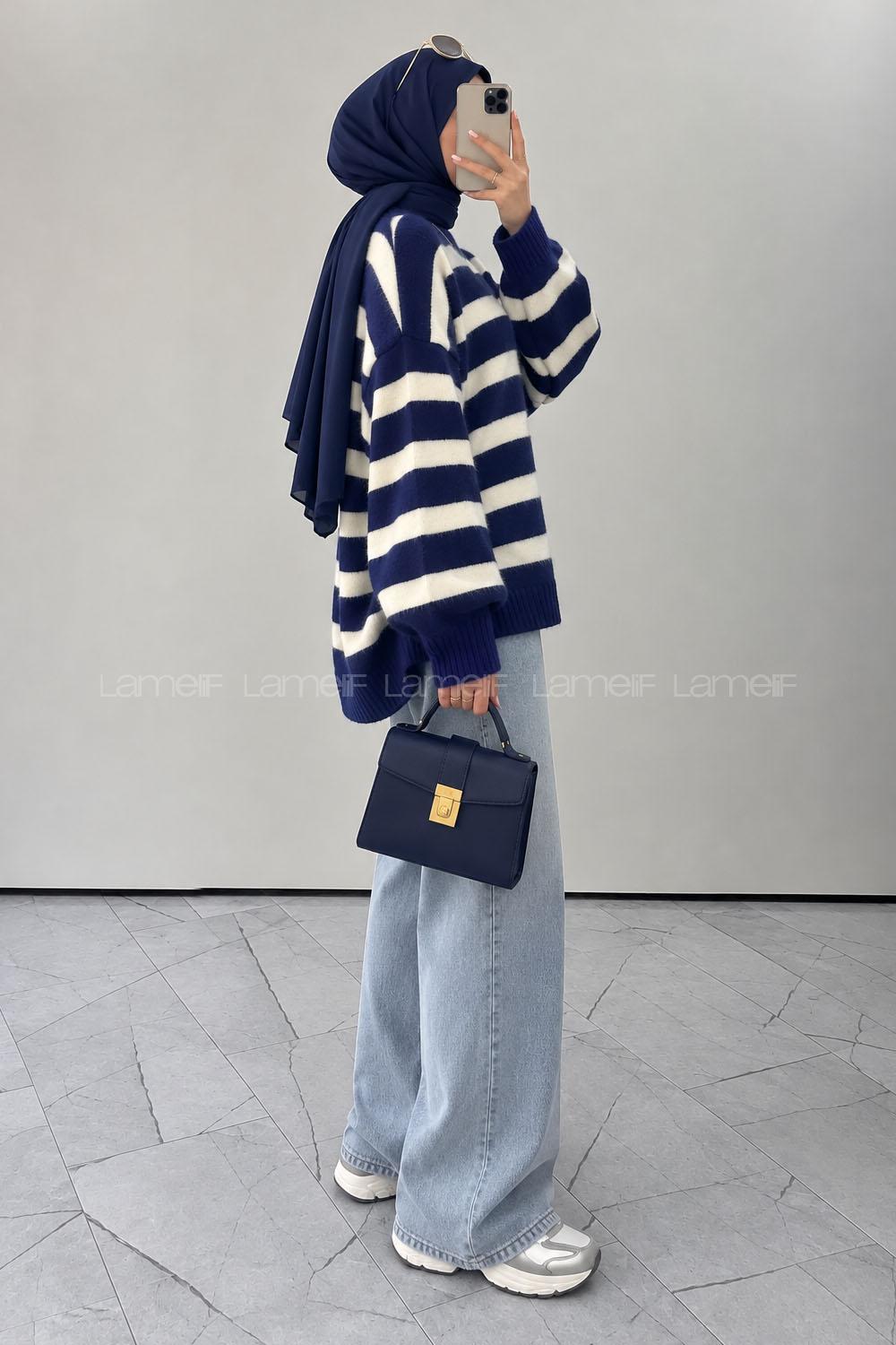 Navy Blue Crew Neck Long Arm Jumper