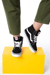 Modalamelif Kibar Görünümlü Spor Bot