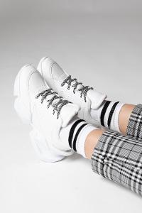 Modalamelif Old Scholl Şeritli Beyaz Çorap