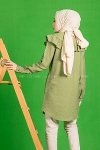 Modalamelif Omuzu Fırfırlı Gömlek Haki