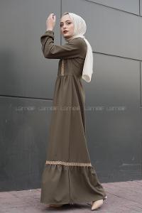 Modalamelif Önü Tahta Düğmeli Hasır Detaylı Elbise Haki