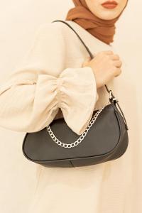 Modalamelif Zincir Aksesuarlı Saten Çanta Siyah