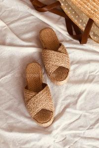 Modalamelif Çapraz Hasır Terlik Vizonrengi