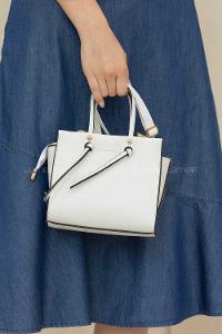 Lamelif Deri Görünümlü Püskül Detay Çanta Beyaz