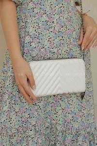 Modalamelif Zincir Askılı Kapitone Çapraz Çanta Beyaz