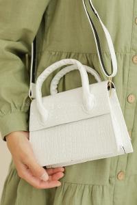 Modalamelif Trok Detaylı Rugan Çapraz Çanta Beyaz