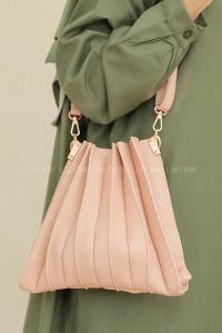 Modalamelif Zincir Aksesuarlı Pileli Çanta Pudra