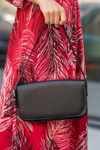 Modalamelif Kapak Kilitli Düz Renk Çapraz Çanta Siyah