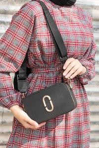 Lamelif Deri Görünümlü Metal Detay Çanta Siyah