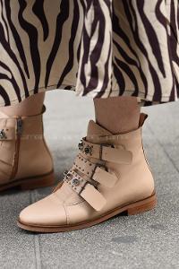 Modalamelif Küt Burun Tokalı Ten Rengi Bot