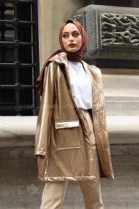 Modalamelif Önü Çıtçıt Düğmeli Rugan Yağmurluk Gold