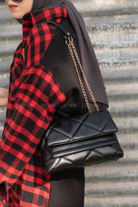 Lamelif Kapaklı Kapitone Çanta Siyah