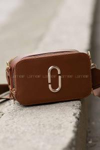 Lamelif Deri Görünümlü Metal Detay Çanta Taba