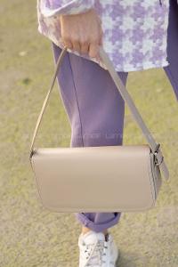 Modalamelif Kapak Kilitli Düz Renk Çapraz Çanta Krem