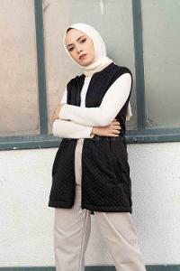 Modalamelif Kapitone Baskı Cepli Yelek Siyah