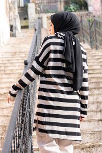 Modalamelif  Çizgili Triko Kapşonlu Tunik Taş