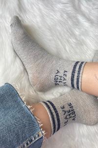 Modalamelif Leave Me Alone Yazı Nakışlı Soket Çorap Gri