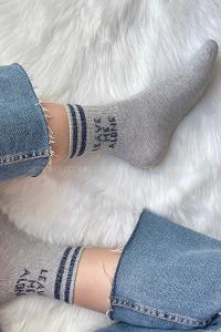 Modalamelif Leave Me Alone Yazı Nakışlı Soket Çorap Gri