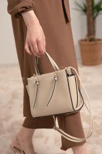 Lamelif Deri Görünümlü Püskül Detay Çanta Vizonrengi