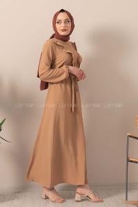 Modalamelif Önü Fırfırlı Kuşaklı Elbise Camel