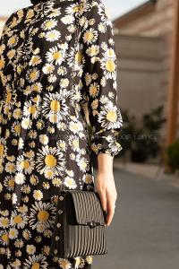 Modalamelif Çizgi Geçişli Parlak Kumaş Patos Çanta Siyah