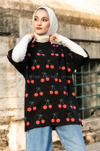 Modalamelif Kiraz Baskılı Yan Yırtmaçlı T-Shırt Siyah