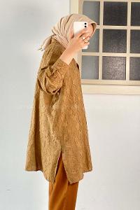 Modalamelif Önü Kısa Arkası Uzun Çiçek Motifli Jakarlı Gömlek Camel