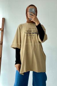 Modalamelif Champing Yazılı Yan Yırtmaçlı Oversize T-Shirt Camel