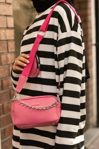 Lamelif İki Bölmeli Zincir Aksesuarlı Saten Çanta Şeker Pembesi