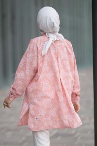 Modalamelif Önü Boydan Düğmeli Çiçek Desenli Yırtmaçlı Tunik Gömlek Pudra