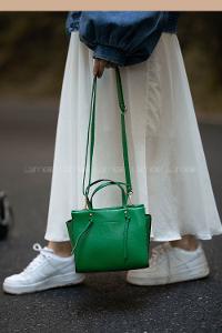 Lamelif Deri Görünümlü Püskül Detay Çanta Yeşil