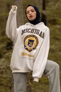 Modalamelif Kapüşon Detaylı Mıchıgan Baskılı Oversize Sweat Ekru