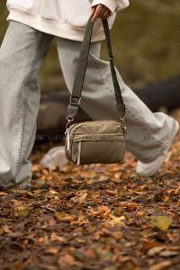 Lamelif Paraşüt Kumaş İki Fermuarlı Çapraz Çanta Haki