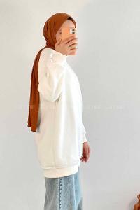 Modalamelif Bisiklet Yaka Salaş Arma Nakışlı Sweatshirt Ekru