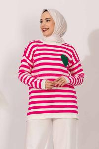 Modalamelif Yaka Çizgi Desenli Kalp Detaylı Kazak Pembe