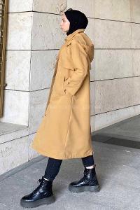Modalamelif Önü Boydan Düğmeli Kapüşon Detaylı Trenç Camel
