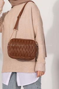 Lamelif Kadın Çok Bölmeli Kapitone Çapraz Çanta Kahverengi