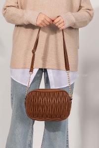 Lamelif Kadın Çok Bölmeli Kapitone Çapraz Çanta Kahverengi