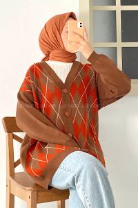 Modalamelif V Yaka Önü Düğme Detaylı Baklava Desenli Triko Hırka Kahverengi