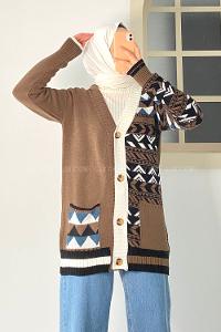 Modalamelif V Yaka Önü Düğmeli Renk Garnili Etnik Desen Triko Hırka Kahverengi