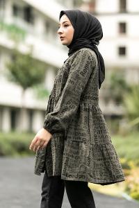 Modalamelif Önü Boydan Düğmeli Yazı Baskılı Fırfırlı Tunik Haki