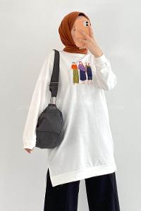 Modalamelif Bisiklet Yaka Nakış İşlemeli Yırtmaçlı Sweatshirt Beyaz