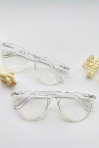 a Şeffaf Güneş Gözlüğü