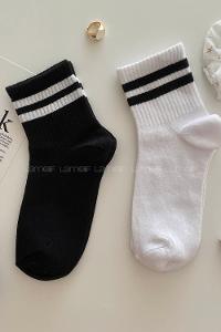 Lamelif Siyah ve Beyaz Çizgili Tenis Çorap