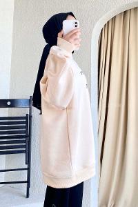 Modalamelif Yarım Balıkçı Yaka Yazı Baskılı Salaş Sweat Krem