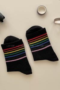 Modalamelif Renkli Çizgiler Siyah Çorap