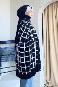 Modalamelif Önü Düğmeli Kareli Hırka Siyah